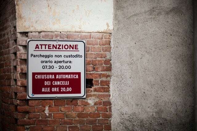 Italian language sign